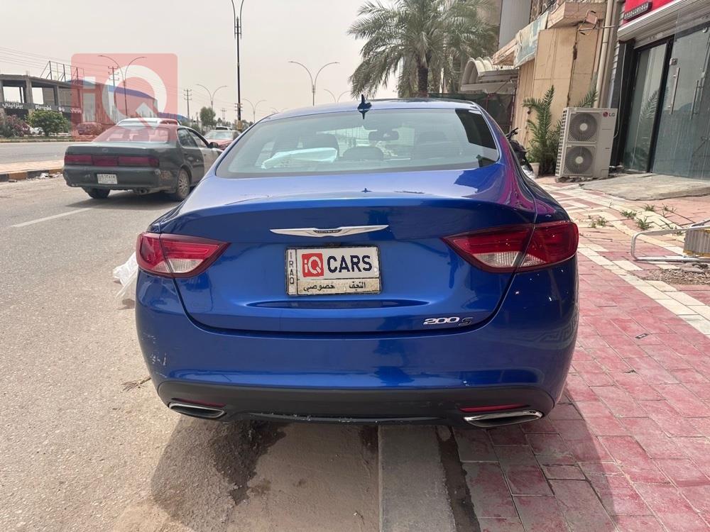 كرايسلر 200